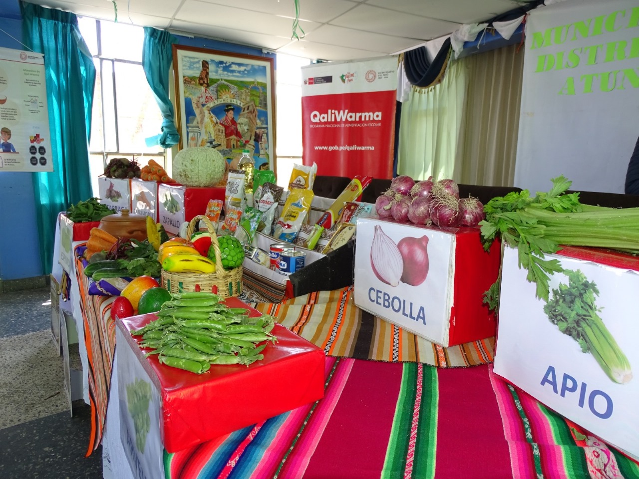 Alimentos frescos para complementar servicio alimentario escolar
