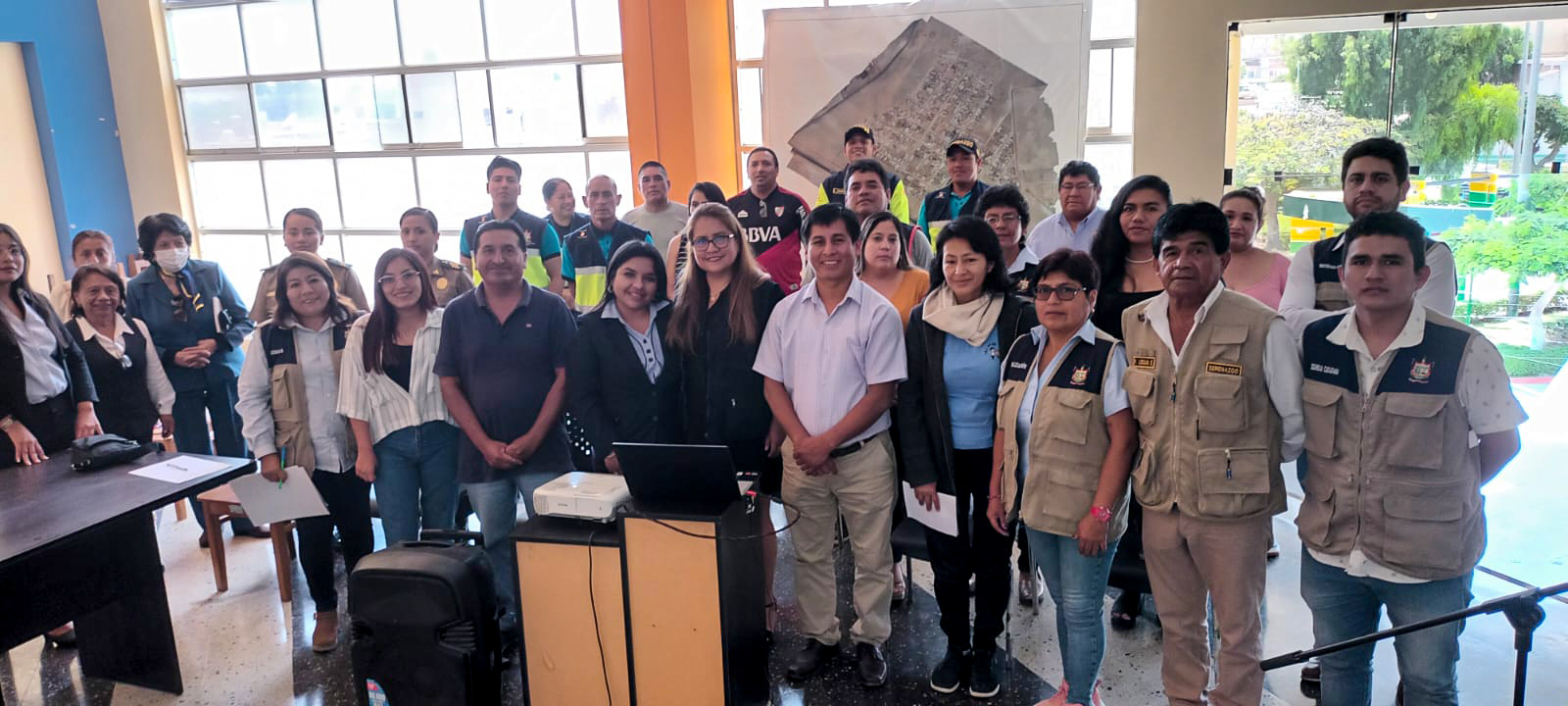 La charla informativa se realizó en el auditorio de la Municipalidad de Reque