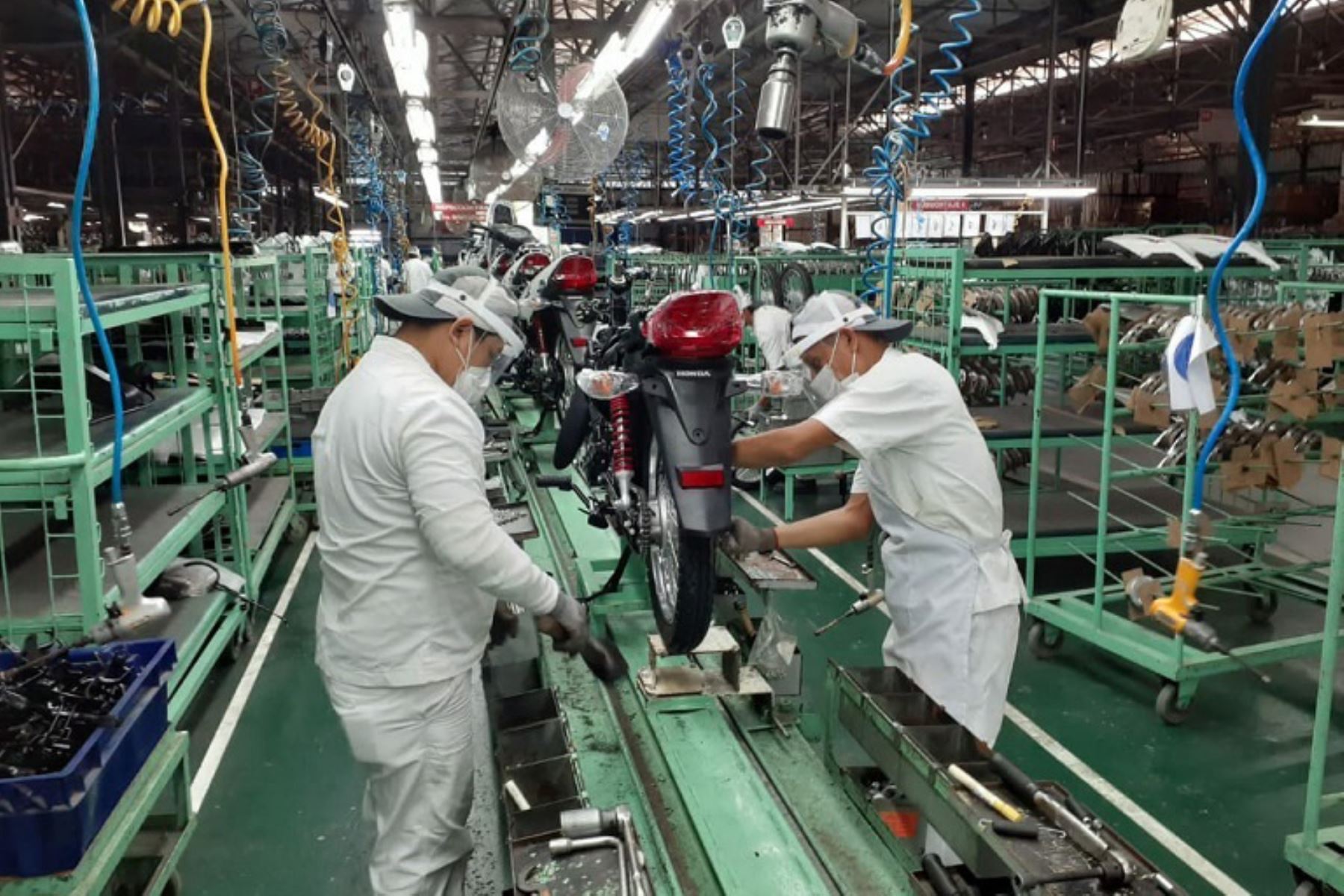 Produce aprueba el reglamento de ley que tipifica infracciones y sanciones a plantas industriales de vehículos terrestres