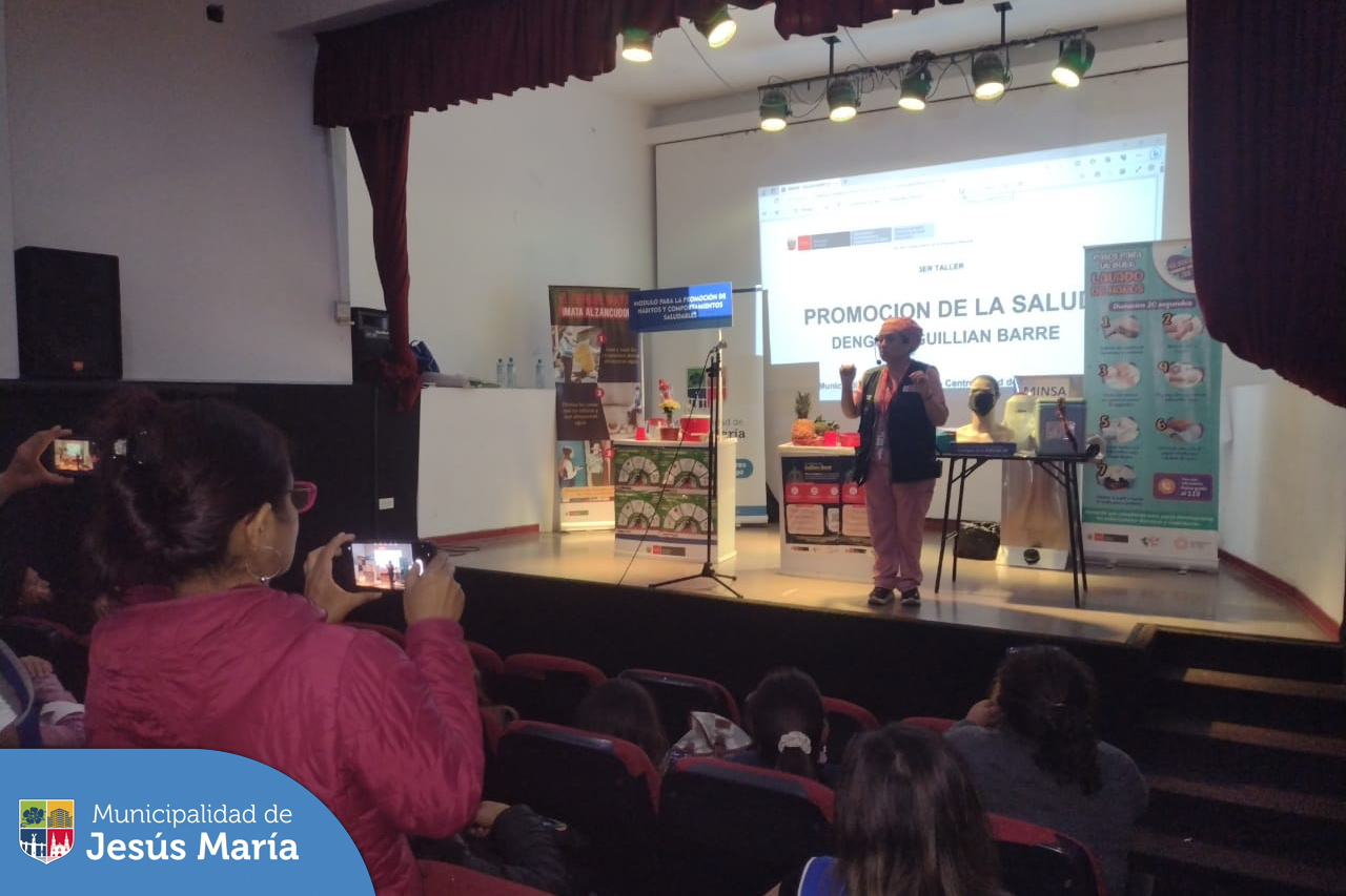 👏🏼 Se realizó exitosamente nuestro Tercer Taller de Promoción de la Salud, los vecinos asistentes pudieron aprender acerca de las medidas de control que deben tener para prevenir el Síndrome de Guillain-Barré y el temible Dengue. 🦟
⚕️ En Jesús María promovemos el cuidado de la salud de todos los jesusmarianos.