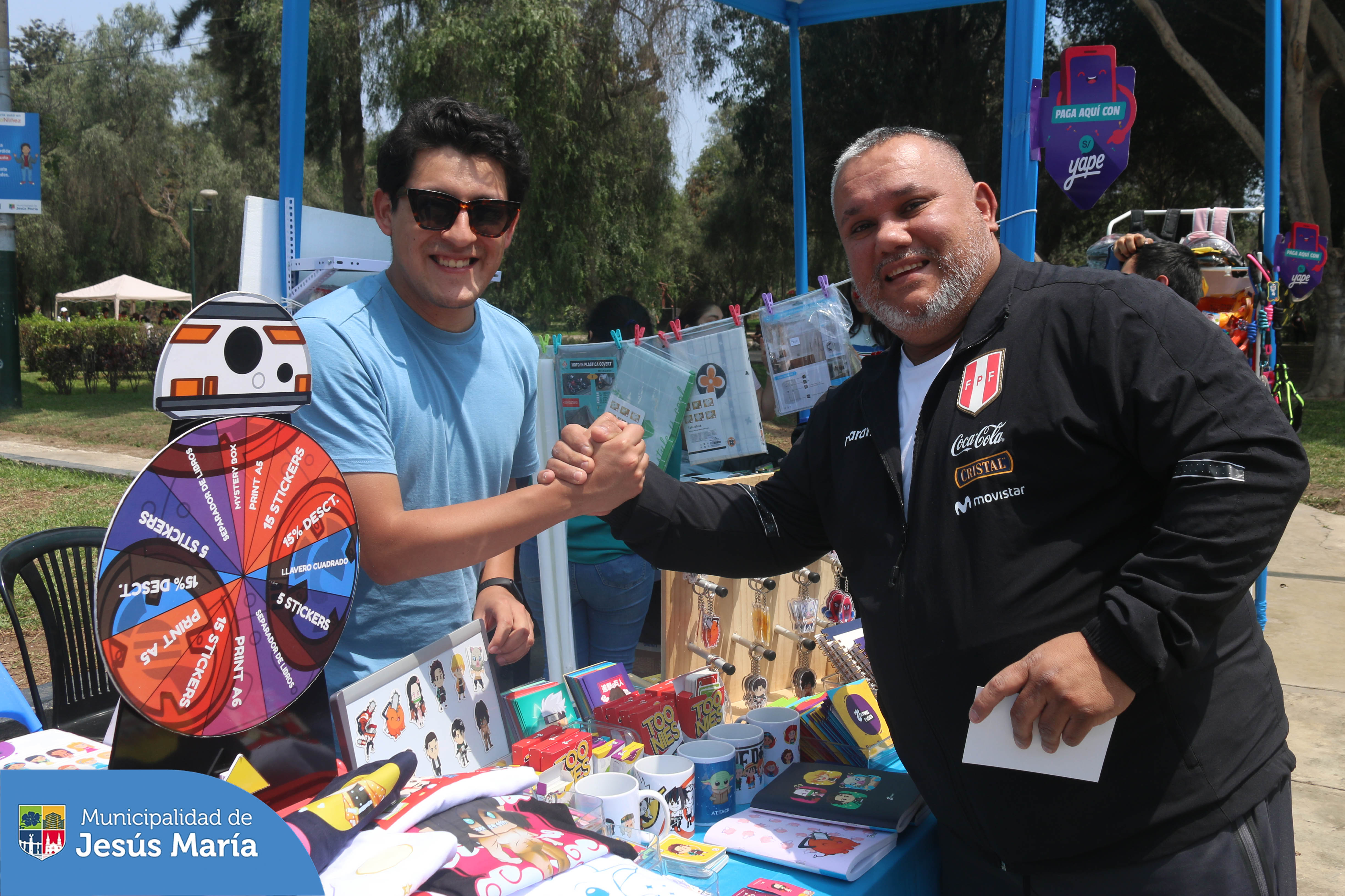 Es el sentir de nuestro alcalde que los jóvenes jesusmarianos tengan espacios de sana diversión y entretenimiento. Por ello organizamos un festival lleno de emocionantes torneos 🛡️, actividades 🕹️ y premios impresionantes. 🎁
Dónde además aquellos que ya están emprendiendo ofrecieron sus productos de manera segura. #JesúsMaríaSomosTodos