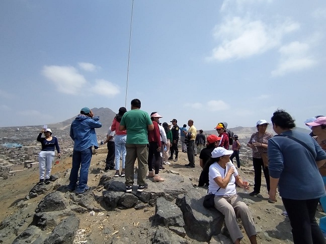 En la reciente visita al cerro Bolongo, pudieron observar desde su cima una vista panorámica del Alto Trujillo y como fue planificada su creación; así como la ciudad de Trujillo.
