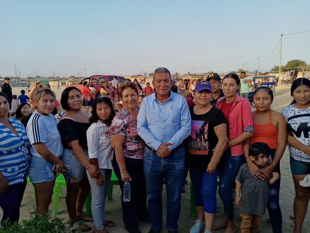 Alcalde Juramenta Directiva De Primer Centro Alimentario En Ampliación "Los Olivos"