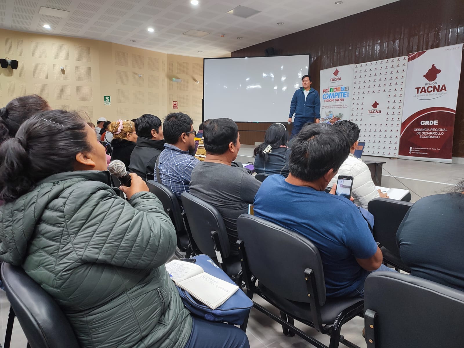Setenta Agentes Económicos Organizados son capacitados en planes de negocio
