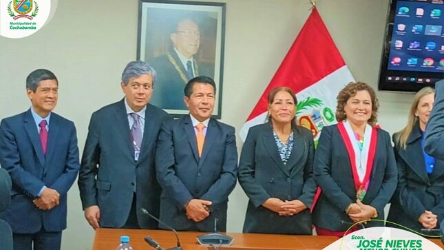 Alcalde de Cochabamba, reunido con los congresistas que participaron en la mesa de trabajo.