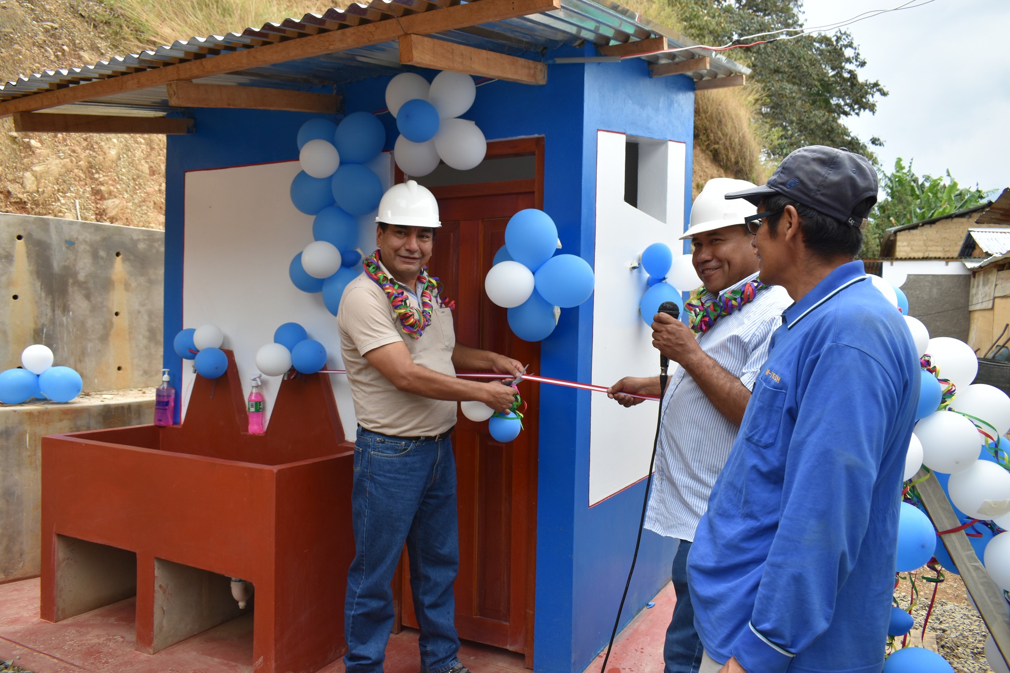 Iniciaron inauguraciรณn de Obras en las diferentes cuencas del distrito de Santa Teresa
