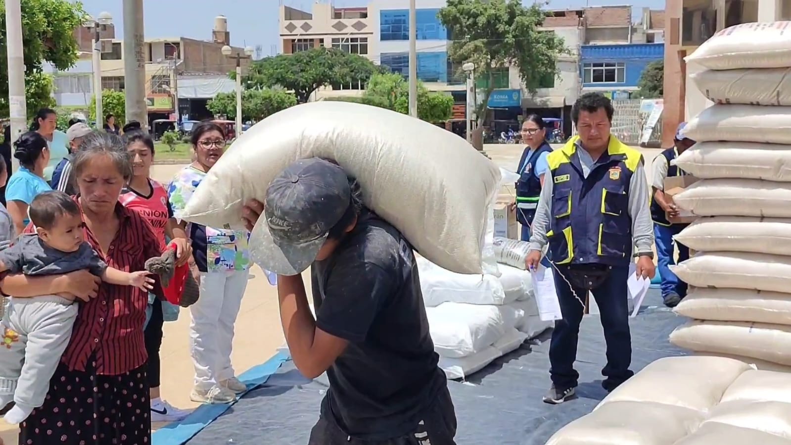 MPCH entrega alimentos a los 217 comedores de la provincia, beneficiando a 10 850 chiclayanos