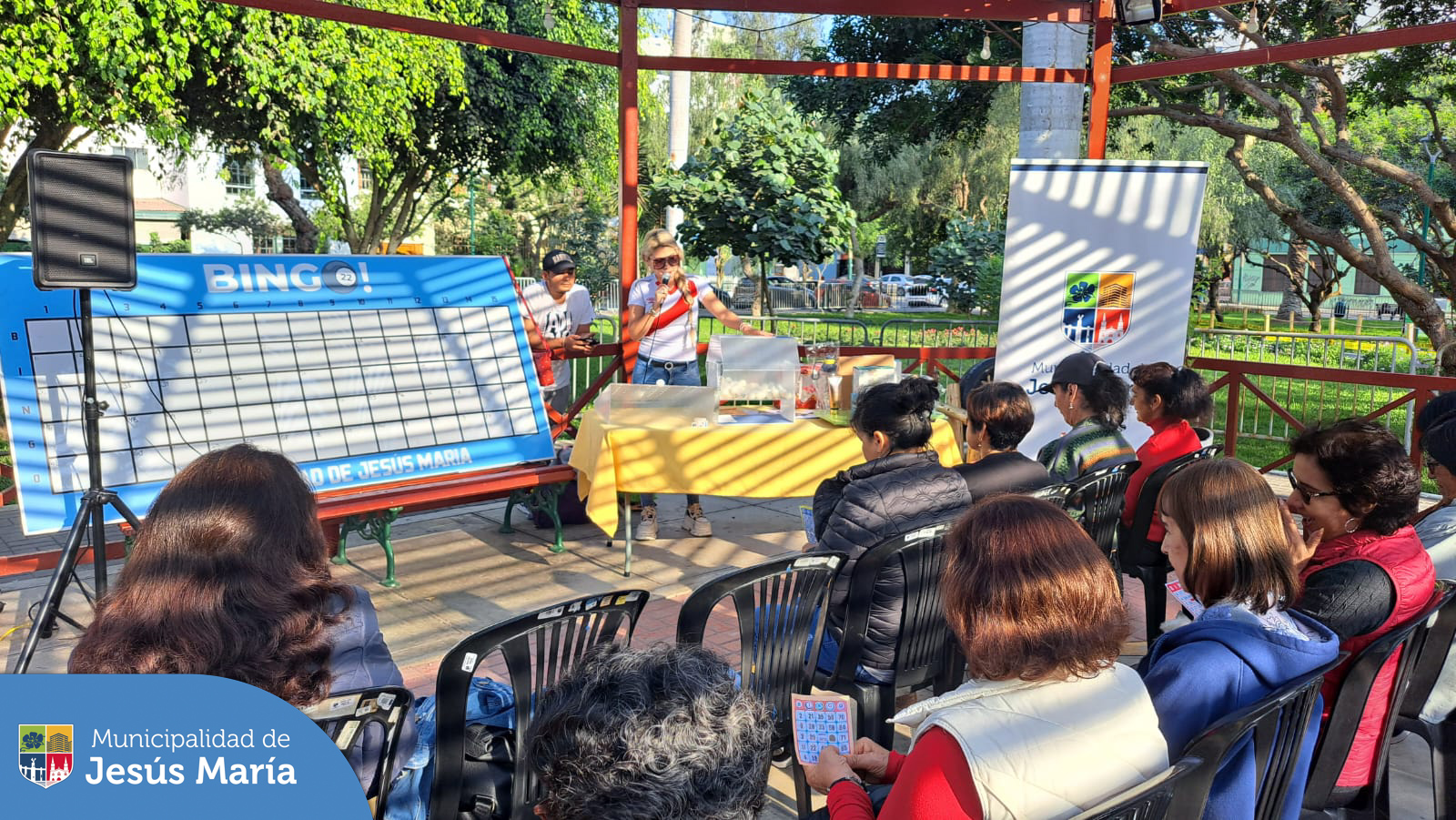 💃 ✨ Tarde de baile y alegría en nuestro bingo familiar #gratuito del Parque Habich.
☝🏼 Permanezcan atentos a nuestras redes sociales, seguiremos programando actividades enfocadas en la confraternidad vecinal.