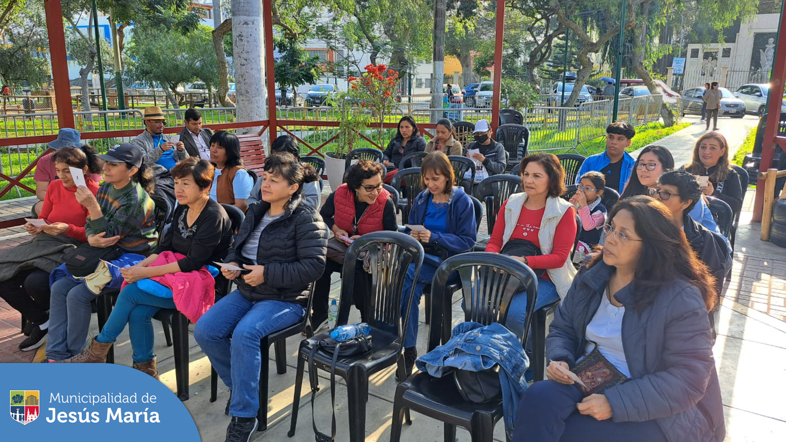 💃 ✨ Tarde de baile y alegría en nuestro bingo familiar #gratuito del Parque Habich.
☝🏼 Permanezcan atentos a nuestras redes sociales, seguiremos programando actividades enfocadas en la confraternidad vecinal.