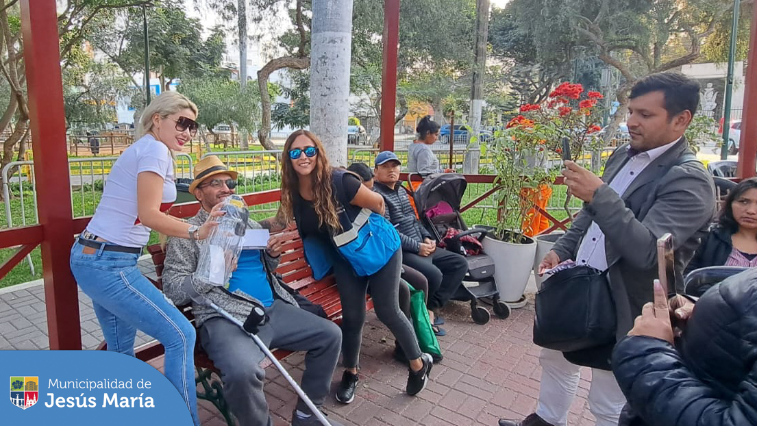 💃 ✨ Tarde de baile y alegría en nuestro bingo familiar #gratuito del Parque Habich.
☝🏼 Permanezcan atentos a nuestras redes sociales, seguiremos programando actividades enfocadas en la confraternidad vecinal.