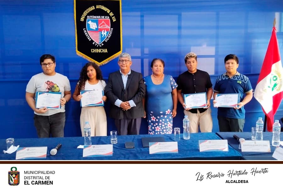 ENTREGA DE BECAS OTORGADAS MEDIANTE CONVENIO CON LA UNIVERSIDAD AUTÓNOMA DE ICA - FILIAL CHINCHA