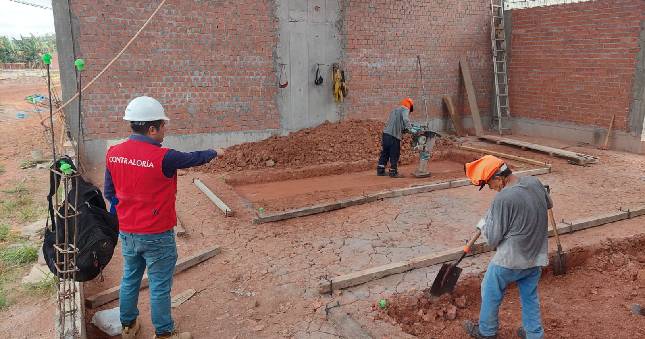 La Contraloría General alertó al Gobierno Regional de Ucayali que la obra de su nueva sede institucional tiene un atraso de 26.61% al mes de julio 2023 en su ejecución, por la demora en la absolución de consultas técnicas por parte de la entidad. Esto generaría que el proyecto no se culmine en el plazo planificado y se paguen mayores gastos generales por ampliaciones de plazo no atribuibles al contratista.