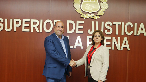 La presidenta de la Corte Superior de Justicia del Callao, Teresa Soto Gordon y el alcalde de la Municipalidad Provincial, Pedro Spadaro Philips, se mostraron optimistas con la próxima inauguración de la Unidad de Flagrancia