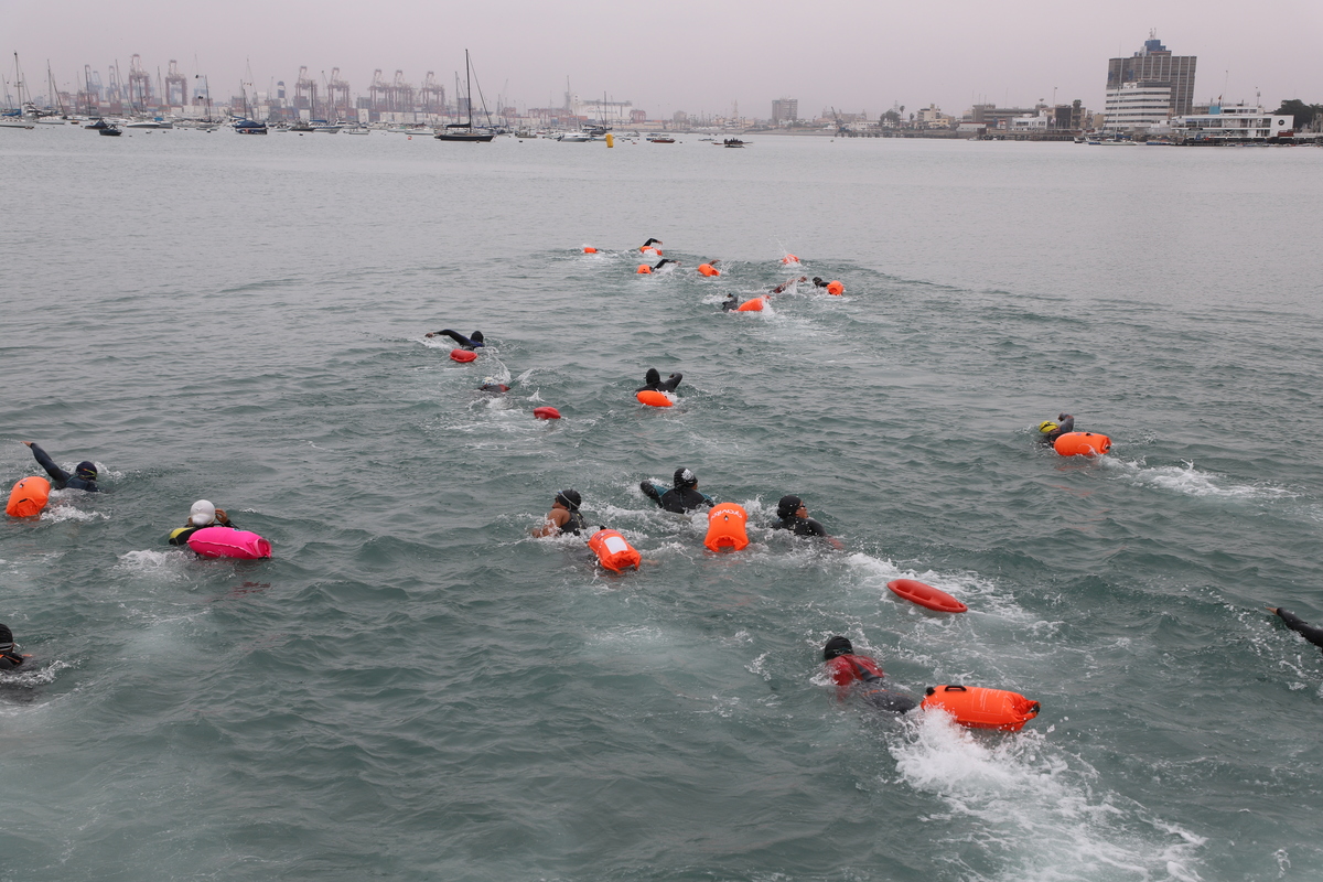 Competencia de natación en aguas abiertas