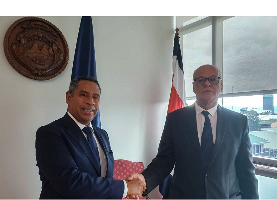 Presidente del TC Francisco Morales y el presidente de la Sala Constitucional de Costa Rica, Fernando Castillo Víquez.