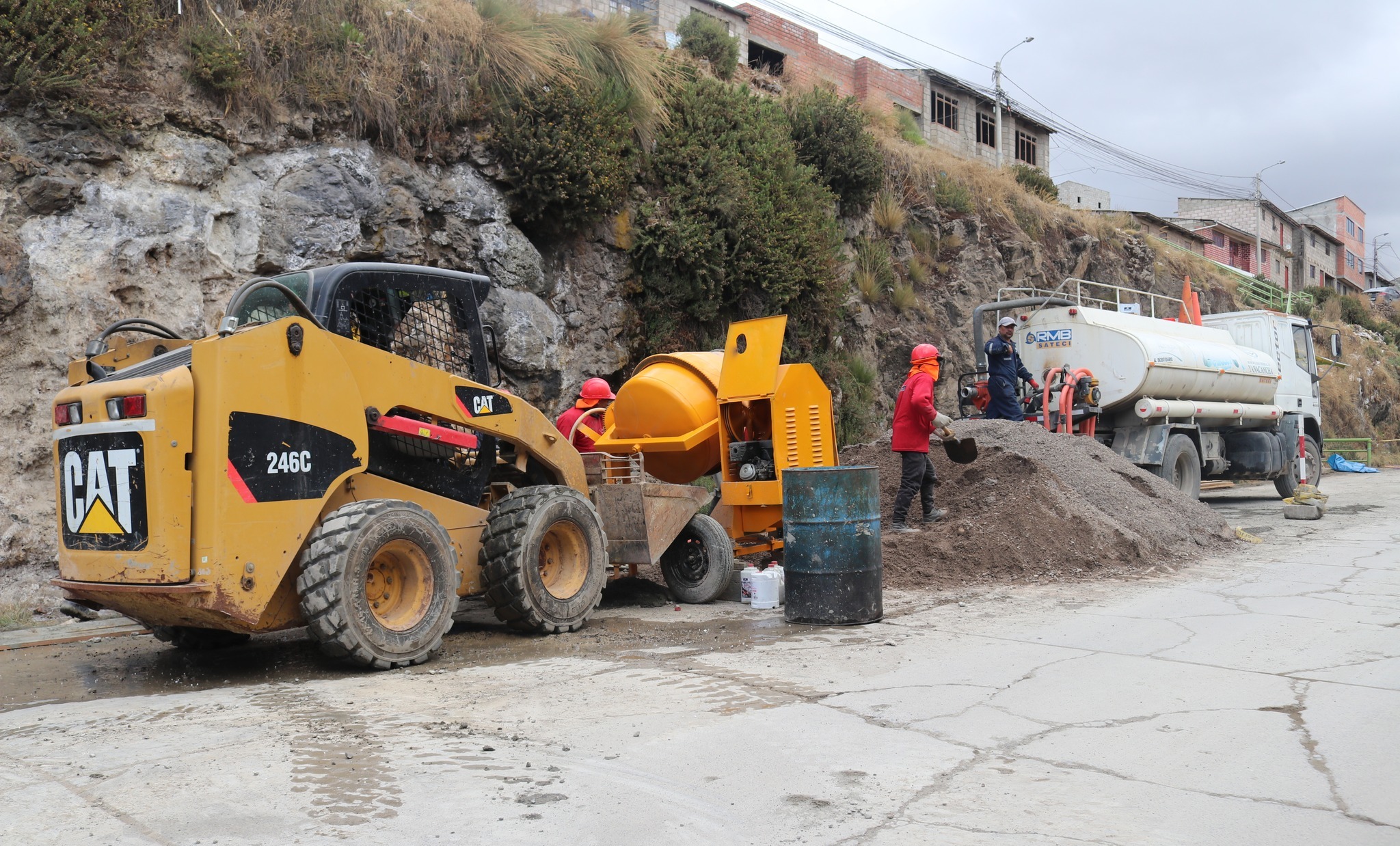 Archivo JPG las maquinas que nos ayudaron a pavimentar