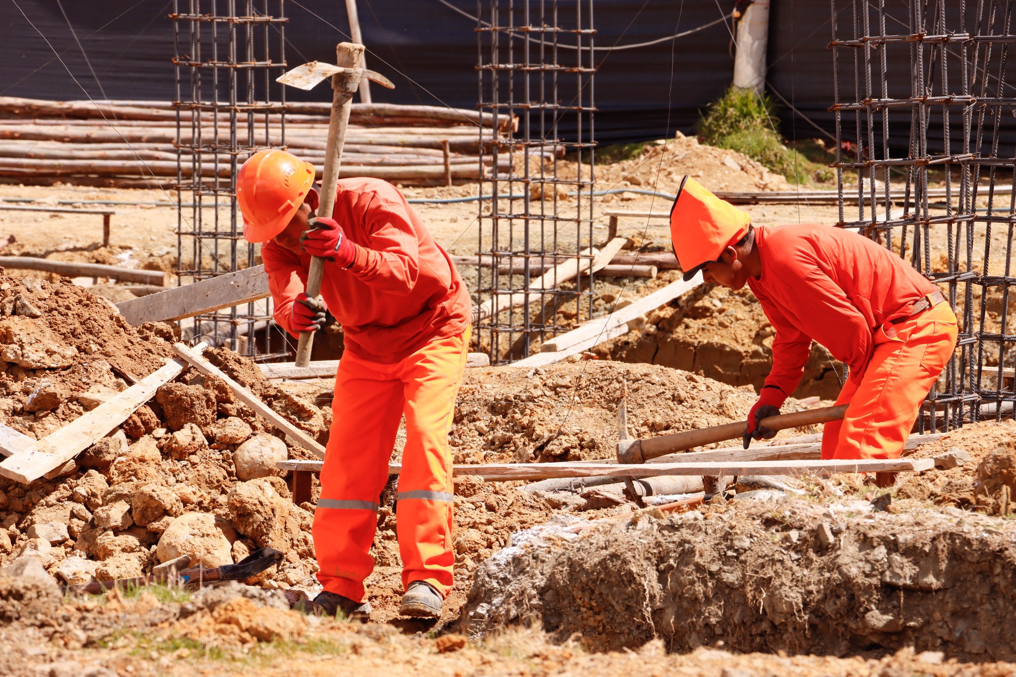 La alcaldesa Delia Verde Ponce, acompañada de funcionarios y técnicos de la comuna pillahuina, realizó una visita inopinada a la obra de la construcción del palacio municipal. La inspección se realizó con la finalidad de constatar que se utilice material de calidad y se cumpla con lo estipulado en el expediente técnico.