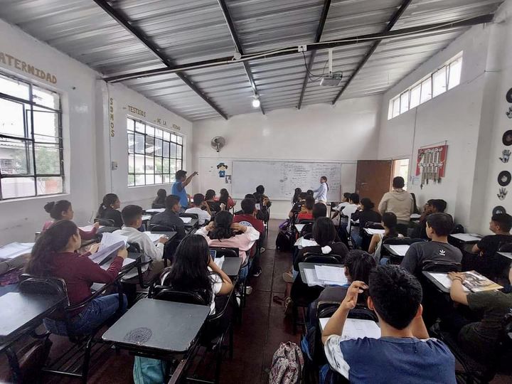 ESTUDIANTES DE 5TO DE SECUNDARIA Y EGRESADOS, POSTULANTES A BECA 18