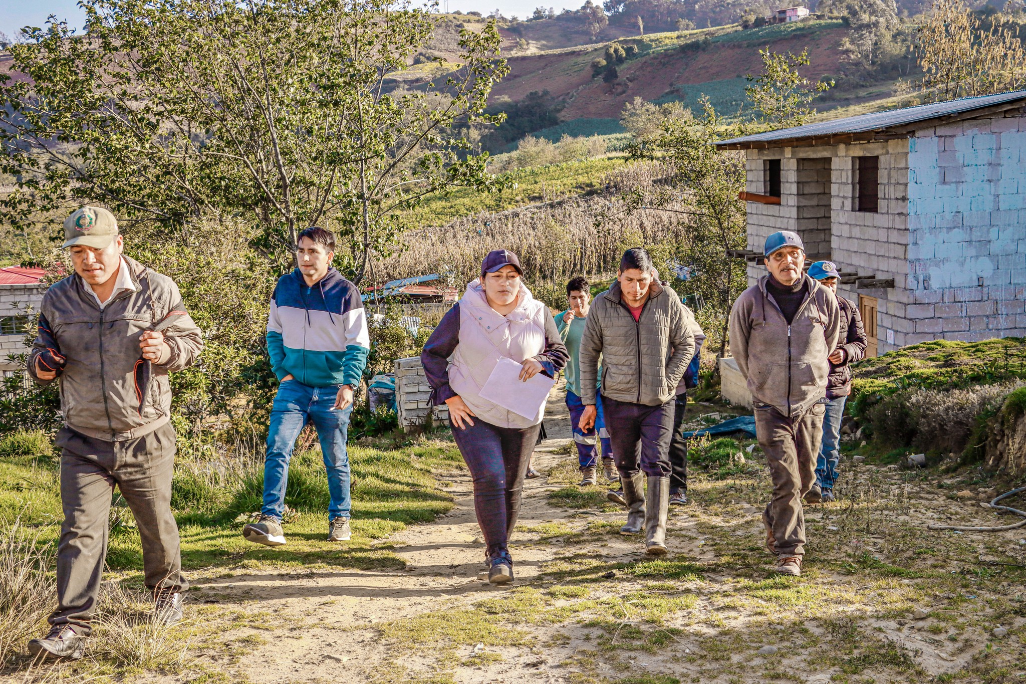 En una reunión sostenida entre alcaldesa Delia Verde Ponce y autoridades del centro poblado de San Pedro de Pillao se tomó importantes acuerdos respecto a la ampliación del servicio del agua potable, el mejoramiento del puesto de salud y la construcción de la plaza de dicha localidad.