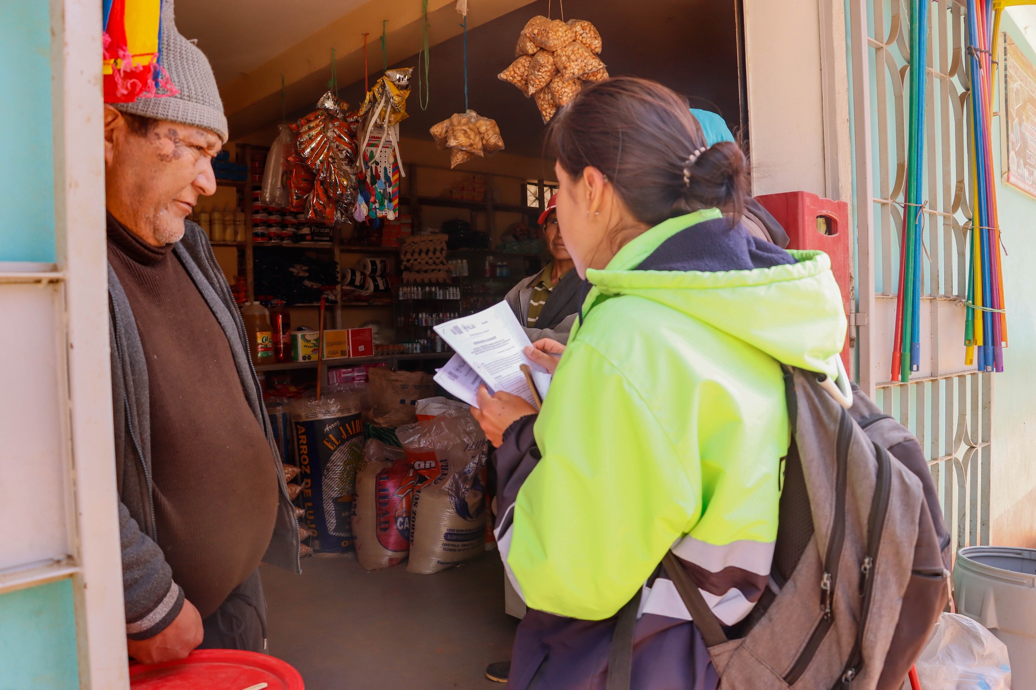 PILLAO SEGURO Y ORDENADO || Todos los establecimientos que expenden bebidas alcohólicas, establecimientos comerciales diversos, autoridades y población en general están siendo notificados con la Ordenanza Municipal 005-2023-MDSPP que Regula la Emisión Sonora; los Parámetros Constructivos de Establecimientos, la Comercialización, Consumo, Publicidad y Horarios de Venta de Bebidas Alcohólicas.
Si tienes un establecimiento que expende bebidas alcohólicas o planeas abrir uno, acércate a la Gerencia de Desarrollo Económico de la Municipalidad Distrital de San Pablo de Pillao para iniciar tu proceso de formalización. ¡OJO! Solo tienes al 19 de setiembre para formalizarte.
¡Hagamos las cosas bien! Somos un distrito joven y de nosotros depende no darle cabida a la inseguridad.
Descarga la ordenanza en el siguiente enlace:
https://www.gob.pe/.../normas-legales/4552793-005-2023-mdspp