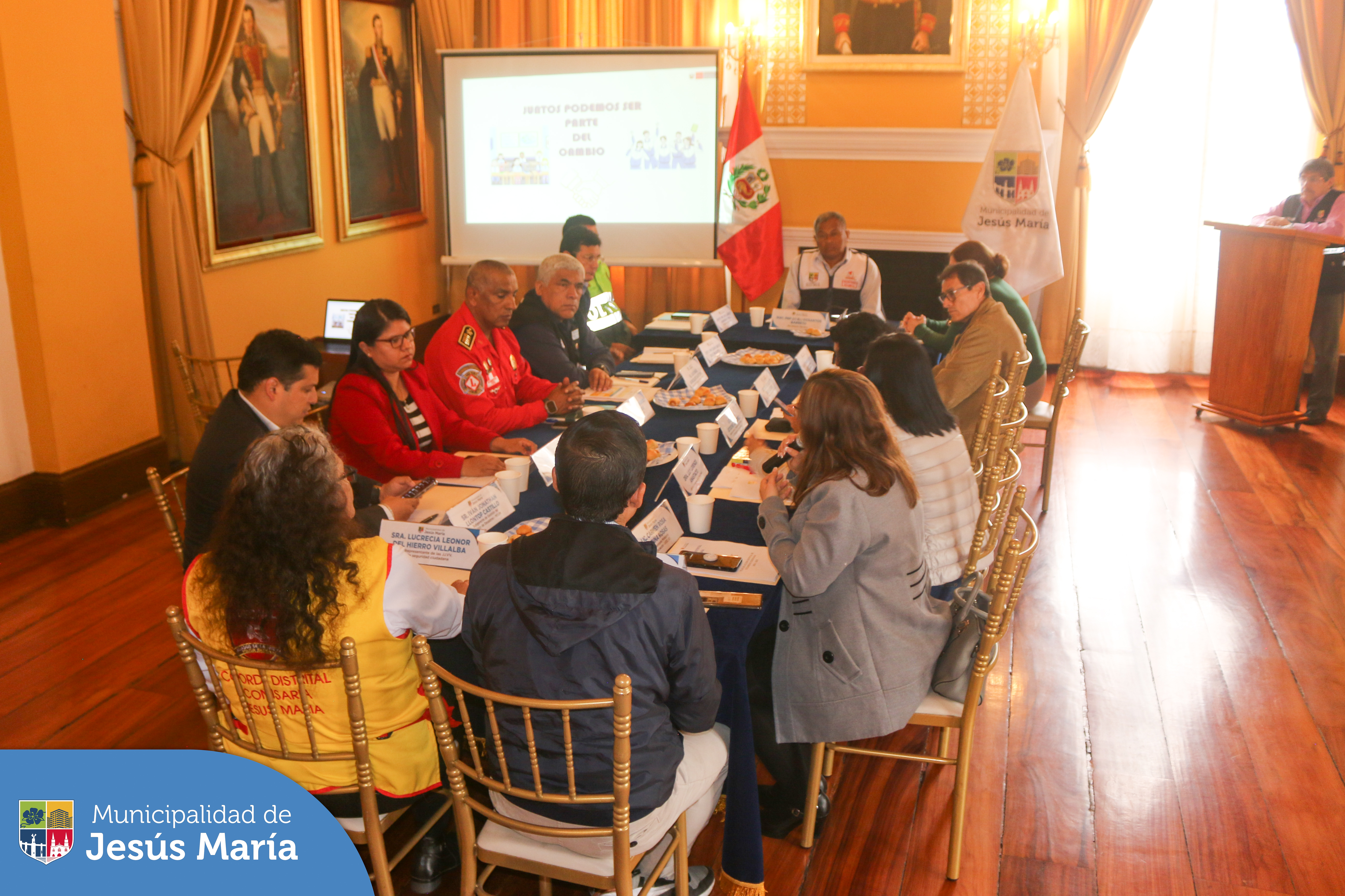 ✔️ Se realizó una nueva sesión del Comité Distrital de Seguridad Ciudadana de Jesús María, aquí nuestras autoridades distritales 🤝 contribuyen con sus conocimientos y experiencia a fortalecer la seguridad ciudadana del distrito.
Conoce más acerca de sus funciones ingresando a ➡️ https://bit.ly/3p9EMVK.