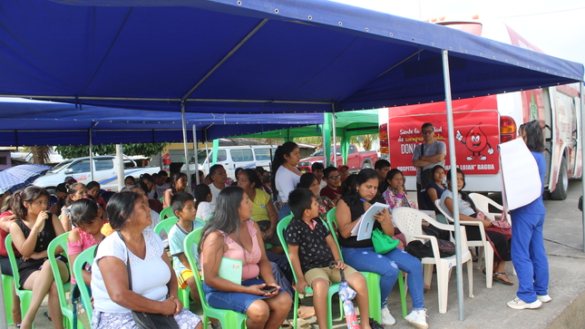 Por encargo de nuestro Gobernador Regional Amazonas Gilmer Horna Corrales y Director Regional de Salud, Dr. Pedro Cruzado Puente, a través de la Red de Salud Bagua que dirige el Dr. Saúl David Milian Correa y Equipo técnico, realizaron campaña médica en la Localidad de Chiriaco, con el propósito de fortalecer los servicios de salud, que se ofrece en bienestar de la población. 
En este sentido, se prestaron los servicios gratuitos de:
• Medicina general
• Cirugía
• Traumatología
• Geriatría 
• Ginecología
• Pediatría
• Odontología
• Psicología
• Obstetricia
• Banco de Sangre
Desde este espacio hacemos llegar un agradecimiento especial al Director del Hospital Gustavo Lanatta Lujan Bagua: Dr. Yesper Saravia Diaz, Directora del Centro de Salud de Chiriaco, Obsta. Isabel Cabanillas Hernández y a todo el Equipo médico, enfermeros y técnicos, que acompañaron en las diversas acciones ejecutadas. 
La actividad se desarrolló el día de hoy 17 de septiembre a partir de las 8:00 am. 
Recuerda: 𝗟𝗔 𝗔𝗧𝗘𝗡𝗖𝗜𝗢́𝗡 𝗔 𝗧𝗜𝗘𝗠𝗣𝗢 𝗣𝗨𝗘𝗗𝗘 𝗦𝗔𝗟𝗩𝗔𝗥 𝗧𝗨 𝗩𝗜𝗗𝗔
#NuestroDeberEsServir