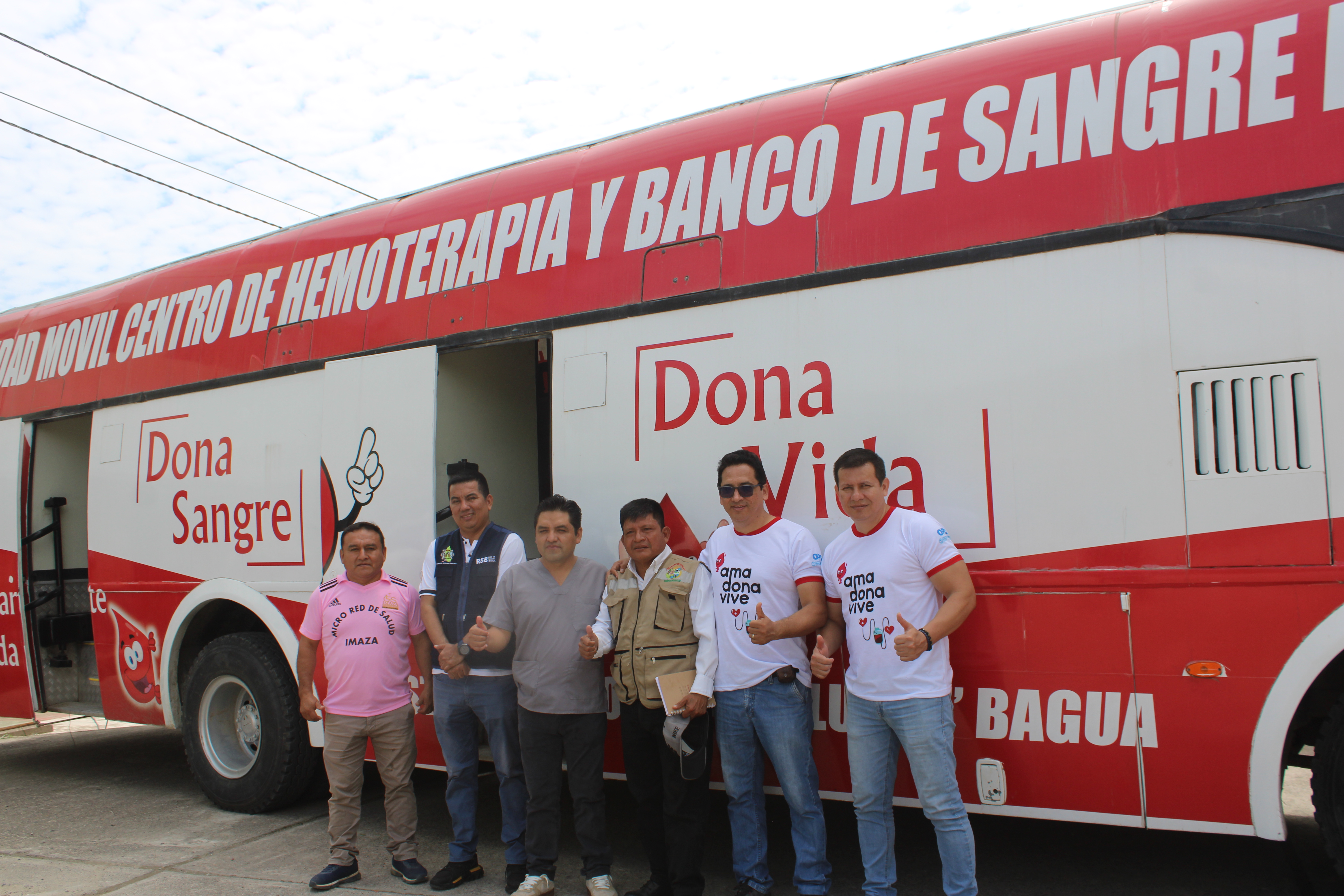 Por encargo de nuestro Gobernador Regional Amazonas Gilmer Horna Corrales y Director Regional de Salud, Dr. Pedro Cruzado Puente, a través de la Red de Salud Bagua que dirige el Dr. Saúl David Milian Correa y Equipo técnico, realizaron campaña médica en la Localidad de Chiriaco, con el propósito de fortalecer los servicios de salud, que se ofrece en bienestar de la población. 
En este sentido, se prestaron los servicios gratuitos de:
• Medicina general
• Cirugía
• Traumatología
• Geriatría 
• Ginecología
• Pediatría
• Odontología
• Psicología
• Obstetricia
• Banco de Sangre
Desde este espacio hacemos llegar un agradecimiento especial al Director del Hospital Gustavo Lanatta Lujan Bagua: Dr. Yesper Saravia Diaz, Directora del Centro de Salud de Chiriaco, Obsta. Isabel Cabanillas Hernández y a todo el Equipo médico, enfermeros y técnicos, que acompañaron en las diversas acciones ejecutadas. 
La actividad se desarrolló el día de hoy 17 de septiembre a partir de las 8:00 am. 
Recuerda: 𝗟𝗔 𝗔𝗧𝗘𝗡𝗖𝗜𝗢́𝗡 𝗔 𝗧𝗜𝗘𝗠𝗣𝗢 𝗣𝗨𝗘𝗗𝗘 𝗦𝗔𝗟𝗩𝗔𝗥 𝗧𝗨 𝗩𝗜𝗗𝗔
#NuestroDeberEsServir