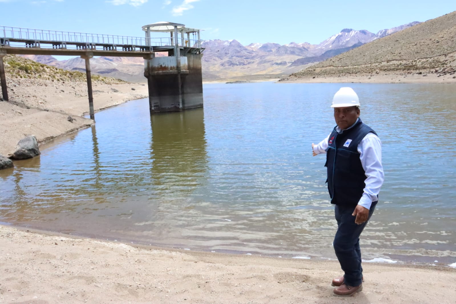 Represa Paucarani a punto de llegar a volumen de agua de emergencia