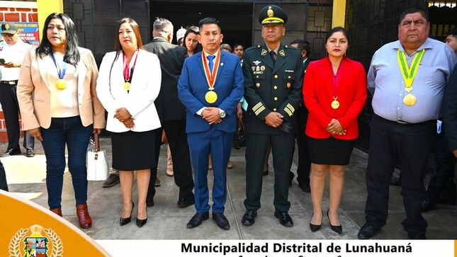 Los actos protocolares se desarrollaron el día 17 de setiembre del 2023, en horas de la mañana, con una Santa Misa en la Iglesia “Nuestra Señora del Rosario”, donde nuestro Burgomaestre Distrital Sr. Luis Alberto Conislla Jara, acompaño a su homologo Ing. Regis Pomalaya Godoy.

Posteriormente, se rindió el homenaje a nuestros símbolos Patrios. Asimismo, el Alcalde de la Capital Turística y Cultural felicito los 79° Aniversario del distrito de Quilmaná. 