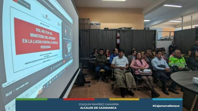 En un esfuerzo conjunto que destaca el compromiso de diversas entidades, tanto públicas como privadas, junto con la activa participación de la sociedad civil, se llevó a cabo una significativa reunión de coordinación en Cajamarca. El principal objetivo de este encuentro fue la creación de la Comisión Provincial Multisectorial dedicada a combatir enérgicamente la trata de personas y el tráfico ilícito de migrantes en la región.
✅La jornada, que tuvo lugar en la gerencia de Desarrollo Social, fue un ejemplo de cooperación interinstitucional y la manifestación de un firme propósito de unir fuerzas para enfrentar estos desafíos que afectan a la comunidad cajamarquina.