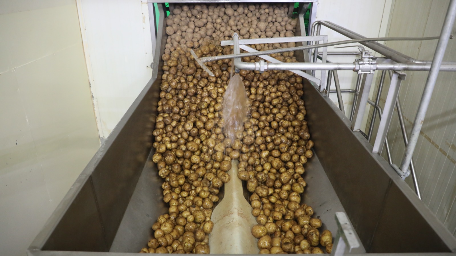Ministra Choquehuanca exhorta que grandes empresas prioricen compras de productos agrícolas nacionales