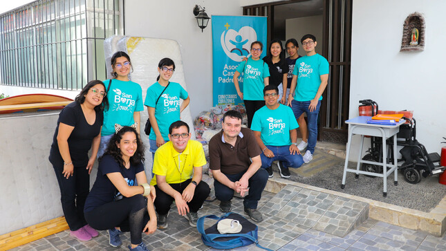 San Borja Joven junto a la Casa Hogar Padre Martinho