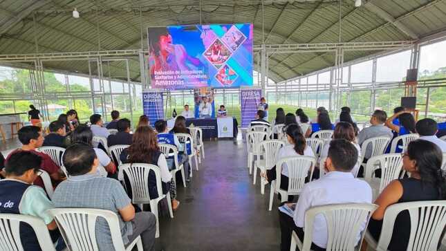 Representando a la Red Integrada de Salud Bagua, que dirige el Dr. Saúl David Milian Correa; El Lic. Norvil Cabrera Torres, Lic. Cleider Oblitas Cabrera, Blgo. Juan Pablo Balladares Ballona y el Cpc. Heise Eruwin Fonseca Gonzales, asistieron a la EVALUACIÓN DE INDICADORES SANITARIOS Y ADMINISTRATIVOS DEL PRIMER Y SEGUNDO NIVEL DE ATENCIÓN DEL PERIODO 2020 - 2023 I SEMESTRE, organizado por la DIRESA AMAZONAS. 
Participa también el Gerente Regional de Desarrollo Social del Gobierno Regional Amazonas, Edgar Julca Chuquista, Director de la Red de Salud Condorcanqui, Roberto Rivera Sánchez, Director de Salud Pública de la Diresa Amazonas Adán Monsalve Ramirez, entre otras importantes autoridades. 
Dicho evento empezó el martes 19 y se prolongará hasta el 21 de septiembre, en la ciudad de Santa María de Nieva, Condorcanqui.