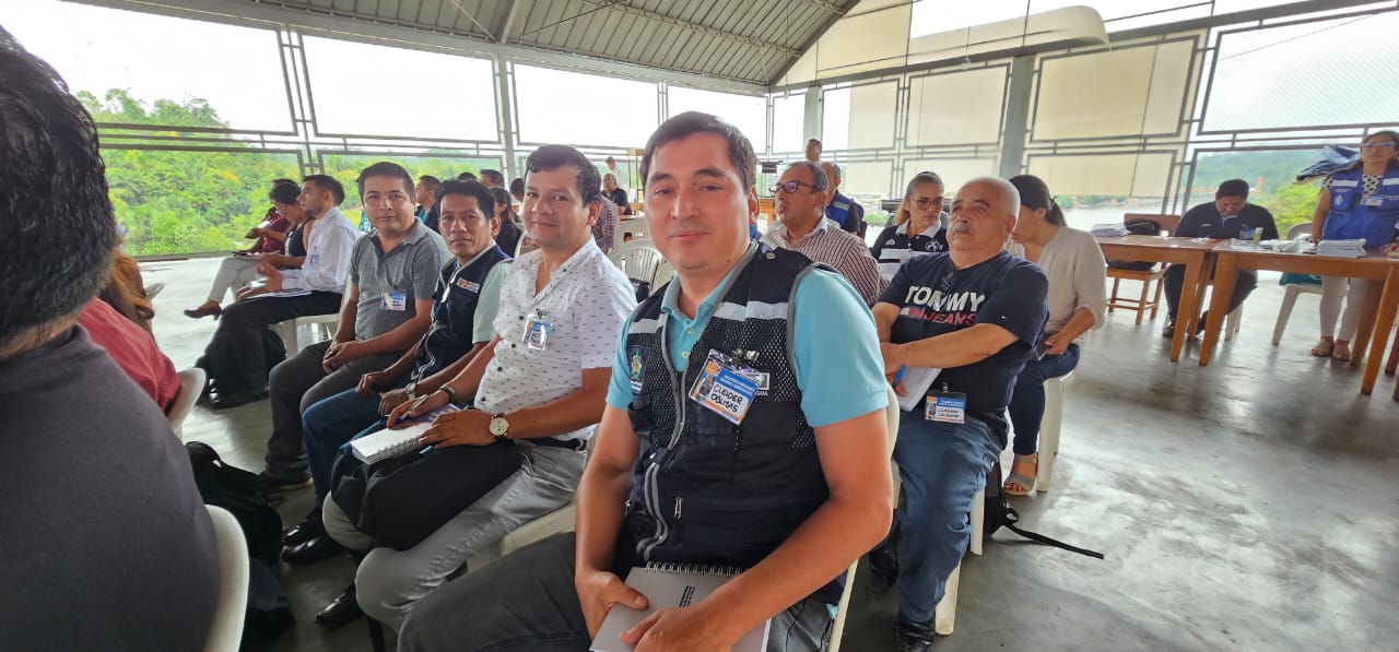Representando a la Red Integrada de Salud Bagua, que dirige el Dr. Saúl David Milian Correa; El Lic. Norvil Cabrera Torres, Lic. Cleider Oblitas Cabrera, Blgo. Juan Pablo Balladares Ballona y el Cpc. Heise Eruwin Fonseca Gonzales, asistieron a la EVALUACIÓN DE INDICADORES SANITARIOS Y ADMINISTRATIVOS DEL PRIMER Y SEGUNDO NIVEL DE ATENCIÓN DEL PERIODO 2020 - 2023 I SEMESTRE, organizado por la DIRESA AMAZONAS.
Participa también el Gerente Regional de Desarrollo Social del Gobierno Regional Amazonas, Edgar Julca Chuquista, Director de la Red de Salud Condorcanqui, Roberto Rivera Sánchez, Director de Salud Pública de la Diresa Amazonas Adán Monsalve Ramirez, entre otras importantes autoridades.
Dicho evento empezó el martes 19 y se prolongará hasta el 21 de septiembre, en la ciudad de Santa María de Nieva, Condorcanqui.