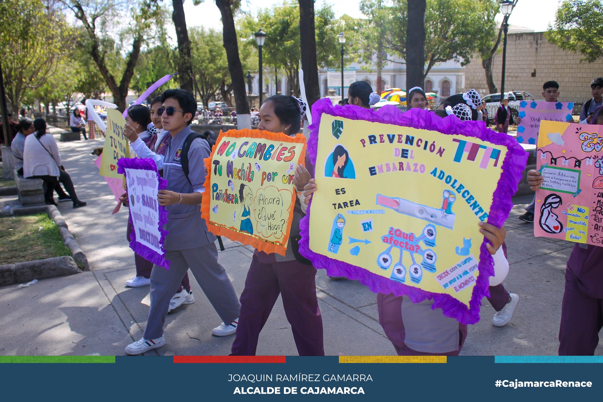 En un esfuerzo por fortalecer la protecci贸n y bienestar de las j贸venes y sus familias, la Municipalidad Provincial de Cajamarca, a trav茅s de la Instancia Provincial de Concertaci贸n para Prevenir, Sancionar y Erradicar la Violencia contra la Mujer y los Integrantes del Grupo Familiar, llev贸 a cabo un colorido pasacalle y una enriquecedora feria informativa. El evento, celebrado en conmemoraci贸n del D铆a de la Juventud, se centr贸 en la crucial tem谩tica de la prevenci贸n del embarazo adolescente y la oferta de diversos servicios.
馃憠Esta iniciativa reuni贸 a un nutrido grupo de j贸venes, instituciones y familias, brindando acceso a informaci贸n vital sobre planificaci贸n familiar, m茅todos anticonceptivos y diferentes cuidados . Expertos en el campo de la salud y profesionales especializados estuvieron disponibles para ofrecer orientaci贸n personalizada y responder a las preguntas de los asistentes.
馃珎馃La Municipalidad Provincial de Cajamarca reafirma as铆 su compromiso con la promoci贸n de la salud y el bienestar de la juventud, sentando las bases para una comunidad m谩s informada, resiliente y equitativa.