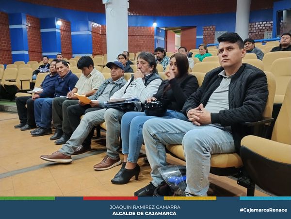 La gerente de Transporte y Seguridad Vial, Edith Chuco Gutiรฉrrez realizรณ una mesa de trabajo con los representantes de las empresas de transportes de servicio regular para conocer su problemรกtica y trabajar de manera mancomunada con el objetivo de brindar un servicio de transporte de calidad a los ciudadanos.
๐คComo parte de la agenda se va a trabajar en ordenar el transporte pรบblico y la lucha frontal contra la informalidad.