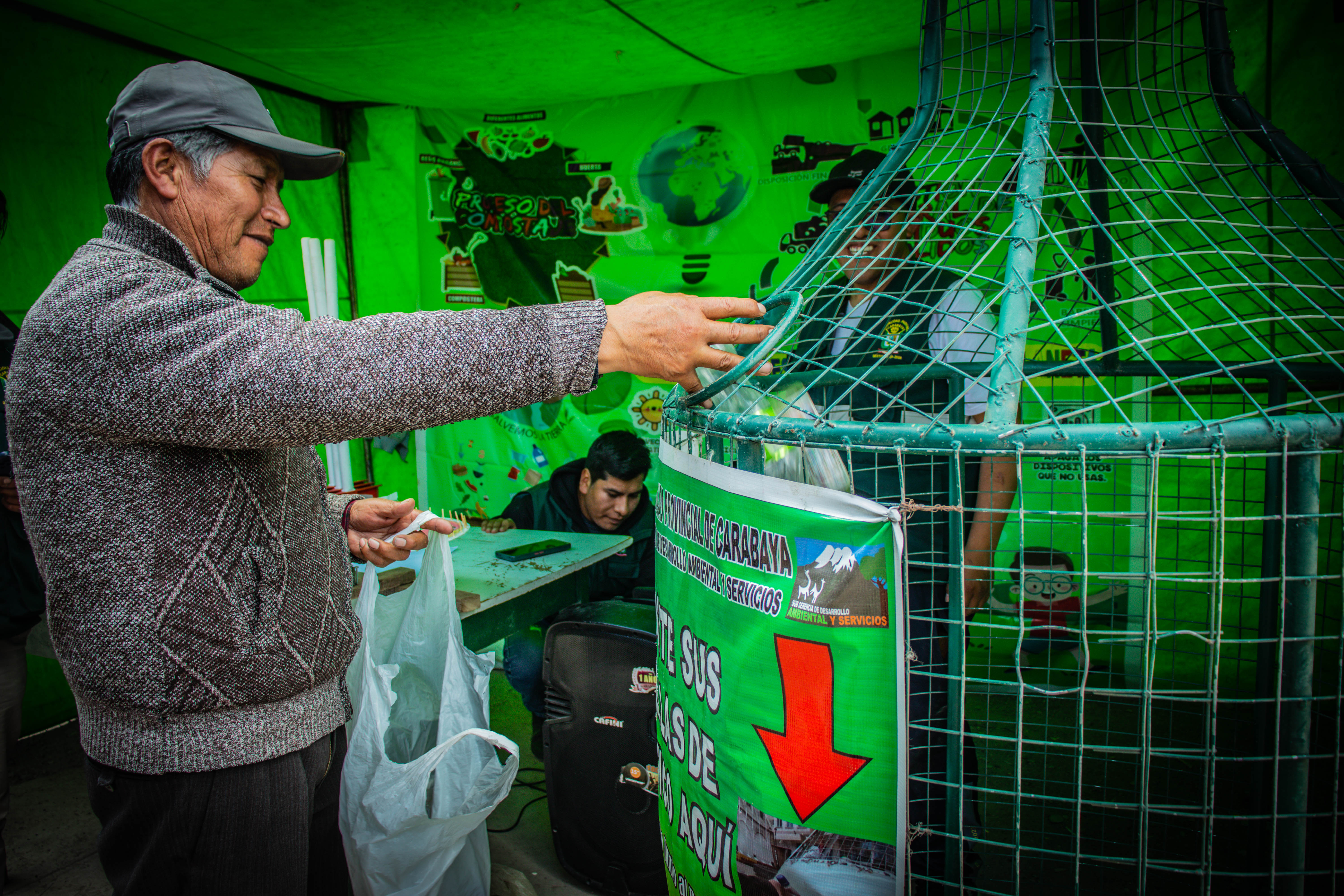 Ciudadanos macusaneños participan activamente del Eco Trueque