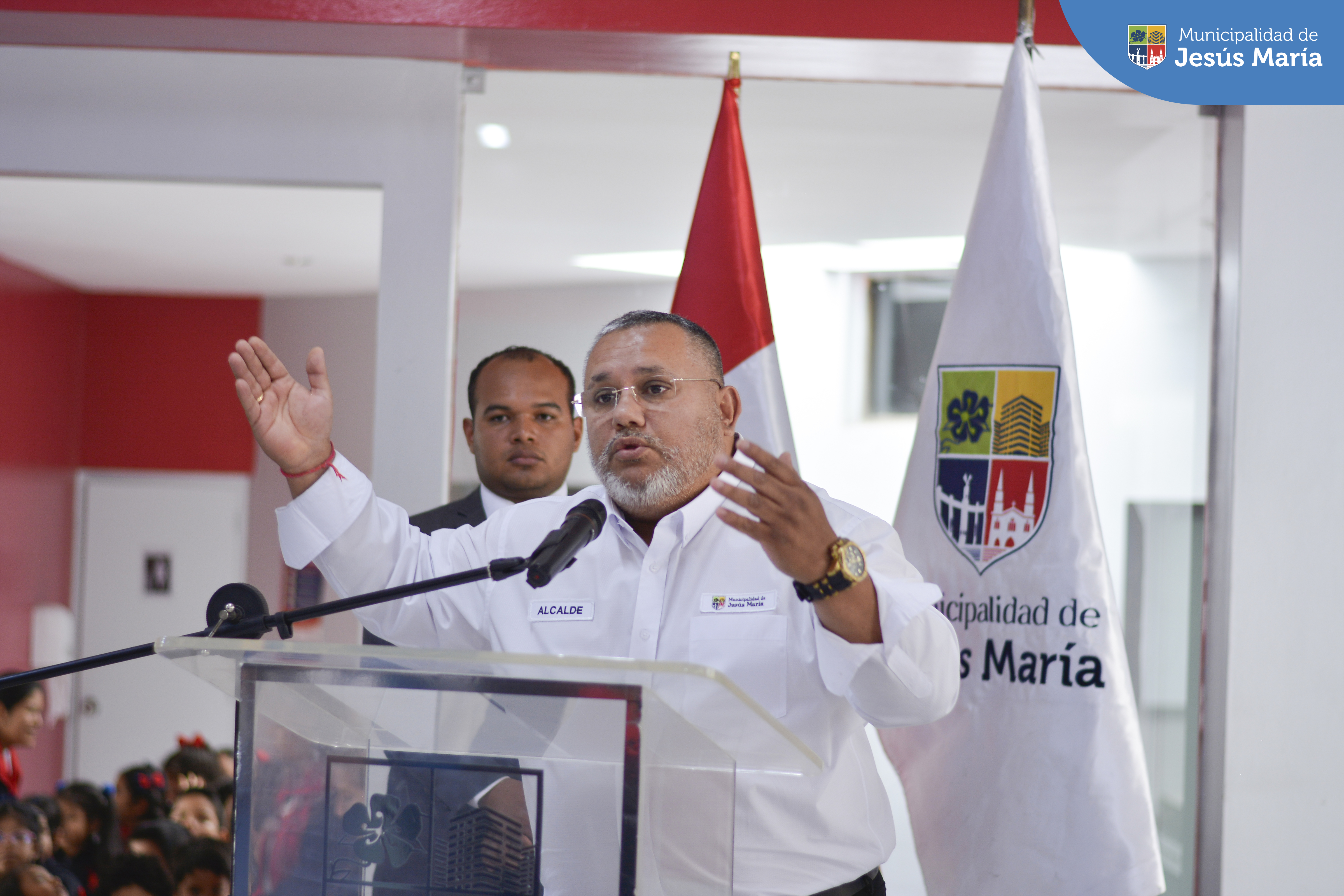 ☑️ Nuestro alcalde, Jesús Gálvez Olivares, lideró la ceremonia de inauguración y realizó un recorrido por la nueva Biblioteca Infantil 📚, la renovada Biblioteca Enrique Lopez Albujar 📗 y el remozado Coworking 👩‍💻. 

☑️ Vecinos de todas las edades, podrán acceder a modernos ambientes destinados a impulsar las actividades de lectura, el arte y todo tipo de eventos culturales.