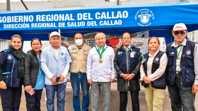 Director en actividad con las autoridades