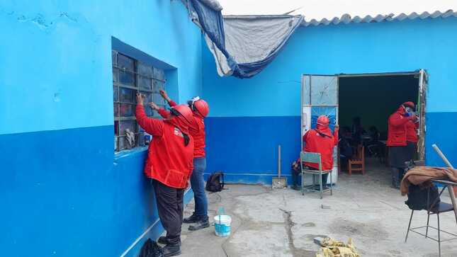 PERSONAL DE LURAWI PERÚ VIENE REALIZANDO ACTIVIDADES DE MANTENIMIENTO Y ACONDICIONAMIENTO EN EL COLEGIO Nº 21536 EL INGENIO.