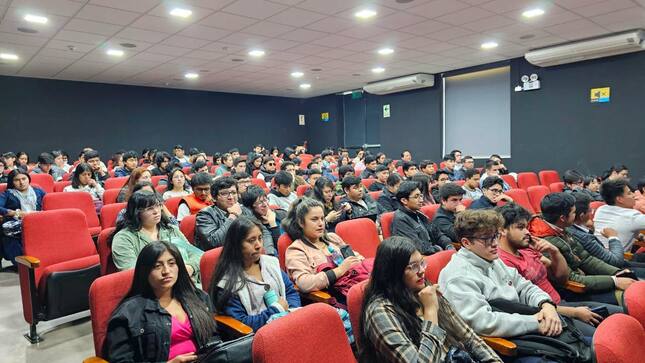 La Municipalidad Provincial de Cajamarca  en coordinación con La Universidad Privada del Norte , realizaron una capacitación a los estudiantes de la Facultad de Ingeniería en temas de Residuos de Aparatos Eléctricos y Electrónicos (RAEE), estos son productos que están presentes en prácticamente toda nuestra vida cotidiana y están conformados por una combinación de piezas o elementos que para funcionar necesitan corriente eléctrica o campos electromagnéticos y realizan un sinnúmero de trabajos y funciones determinadas. En el momento en que sus dueños consideran que no les son útiles y los descartan, se convierten en residuos.