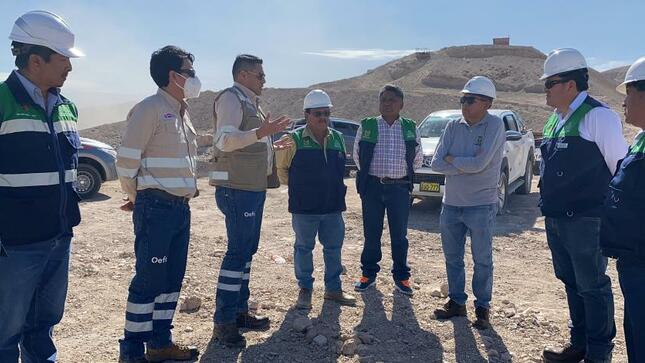 El Alcalde Provincial, John Larry Coayla, junto a funcionarios de la comuna provincial recibieron a representantes del Organismo de Evaluación y Fiscalización Ambiental (OEFA), quienes efectuaron una visita inopinada, a fin de evaluar la situación del ex botadero municipal frente a las problemáticas de años anteriores que la actual gestión atendió.