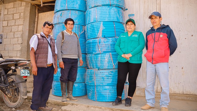 La Municipalidad Distrital de San Pablo de Pillao donó 20 rollos de manguera al caserío de Pumpuy. Los bienes se emplearán en la conducción de dos kilómetros agua  para consumo humano.
La entrega fue realizada por la alcaldesa Delia Verde Ponce al presidente de la comunidad campesina de Pumpuy, Victor Callán Soria.