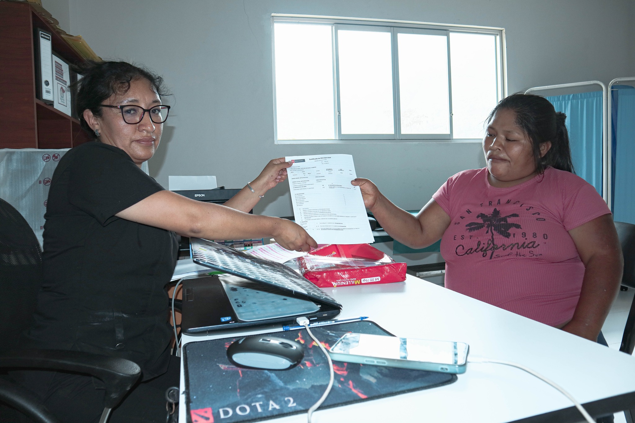 Un total de noventa personas del centro poblado de Huanipampa y sus caseríos se beneficiaron con la campaña de certificación médica a personas con discapacidad, actualización y empadronamiento Sisfoh e inscripción de niños en orfandad.
La actividad se desarrolló, ayer, en el puesto de apoyo de Huanipampa, a donde acudieron profesionales de la Municipalidad Distrital de San Pablo de Pillao, por encargo de la alcaldesa Delia Verde Ponce.