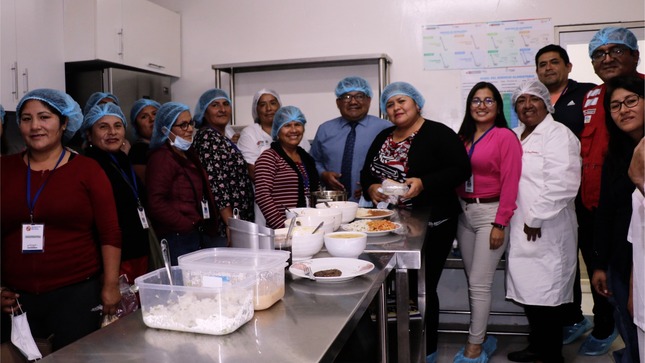 MUNICIPIO DE HUAURA Y PROGRAMA CUNA MAS REALIZARON SESIÓN DEMOSTRATIVA DE PREPARACIÓN DE ALIMENTOS PARA LA NIÑEZ EN EL SECTOR DE 15 DE JUNIO