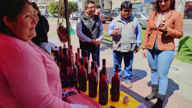Emprendedores se benefician con feria “Tacna Creativa y Emprendedora” 