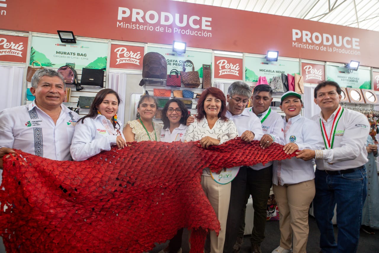 Ministra Leslie Urteaga: “Tenemos que dejar de lado las diferencias y dar solución a los problemas del país”