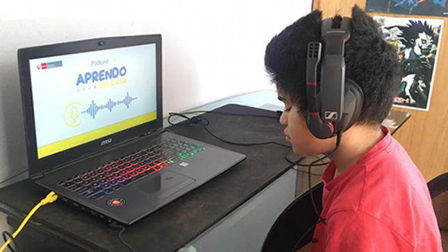Niño en laptop