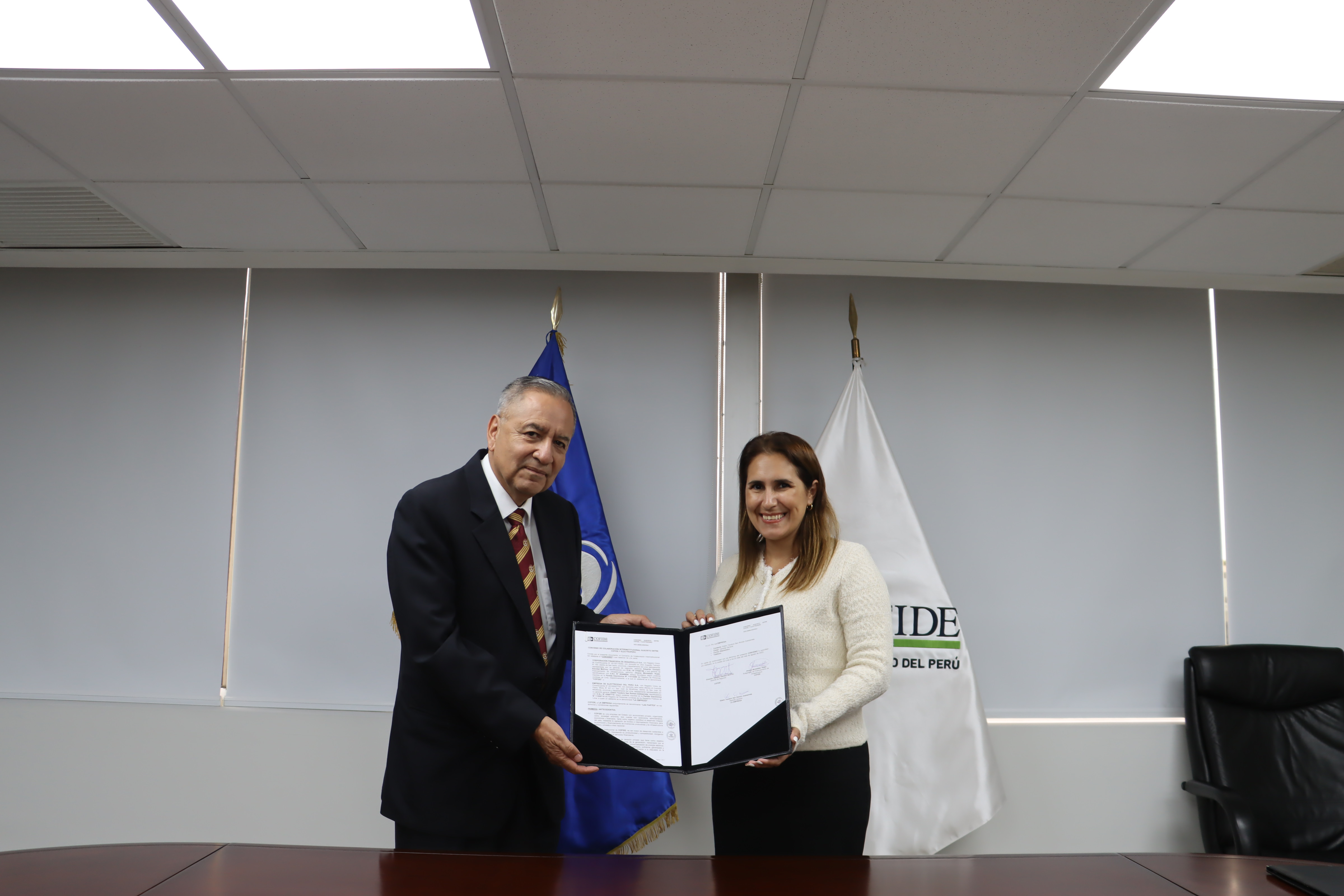 COFIDE y ELECTROPERU firman acuerdo de colaboración para impulsar la generación distribuida en el Perú