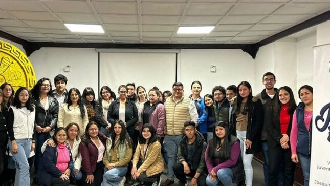 La Municipalidad Provincial de Cajamarca, a través de la Subgerencia de Participación Vecinal y Registro Civil en la coordinación de "Jóvenes Renace," llevó a cabo una enriquecedora charla titulada "Forjando Caminos para la Juventud." La destacada ponente de esta sesión fue la Mg. Cinthya Campos Luján, representante del Ministerio Público.
🫂Esta iniciativa se enmarca en el compromiso de la comuna local  de brindar oportunidades de desarrollo y crecimiento personal a la juventud local. La charla, que se llevó a cabo en la Casona Cultural Miguel Espinach, reunió a un grupo diverso de jóvenes cajamarquinos ansiosos por aprender y prosperar en sus vidas.